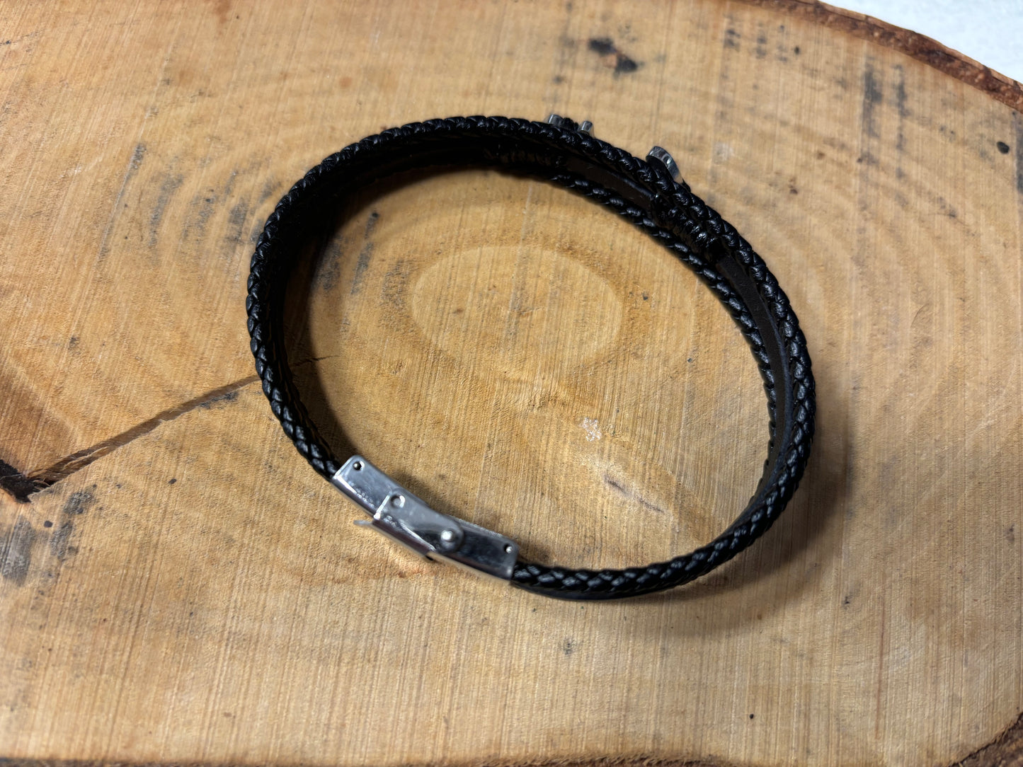 Bracelet noir en cuir avec ancre inoxydable